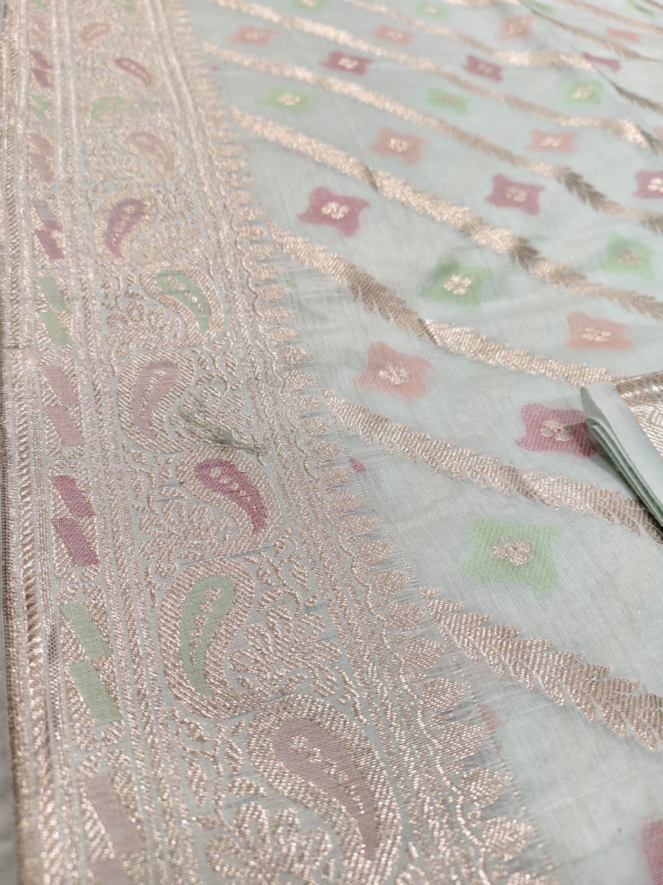 Signature Weave: Crimson Red 'Royal Paisley' Banarasi Katan Silk Saree