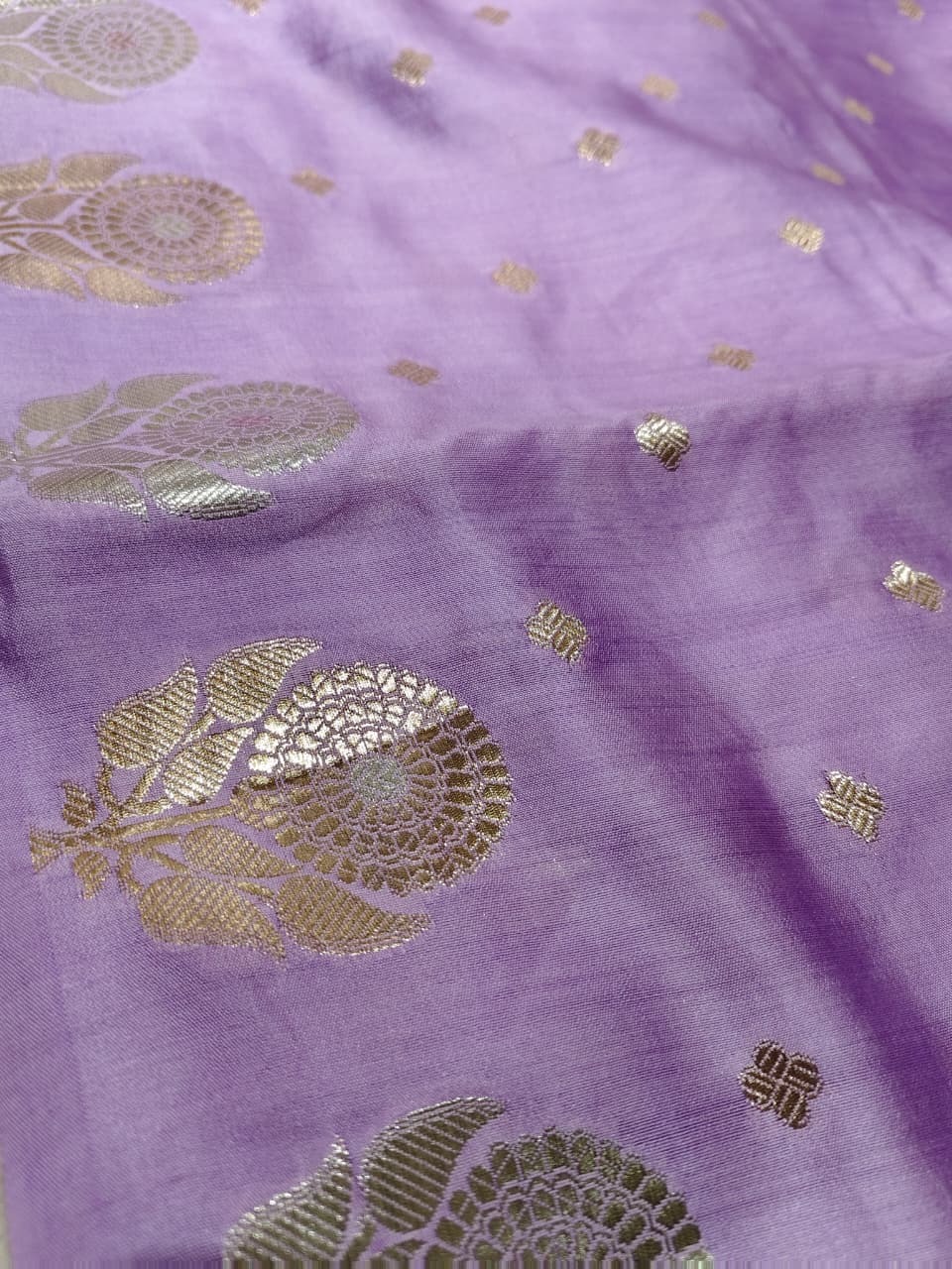 Ethereal Lavender 'Floral Border' Banarasi Chiniya Silk Saree