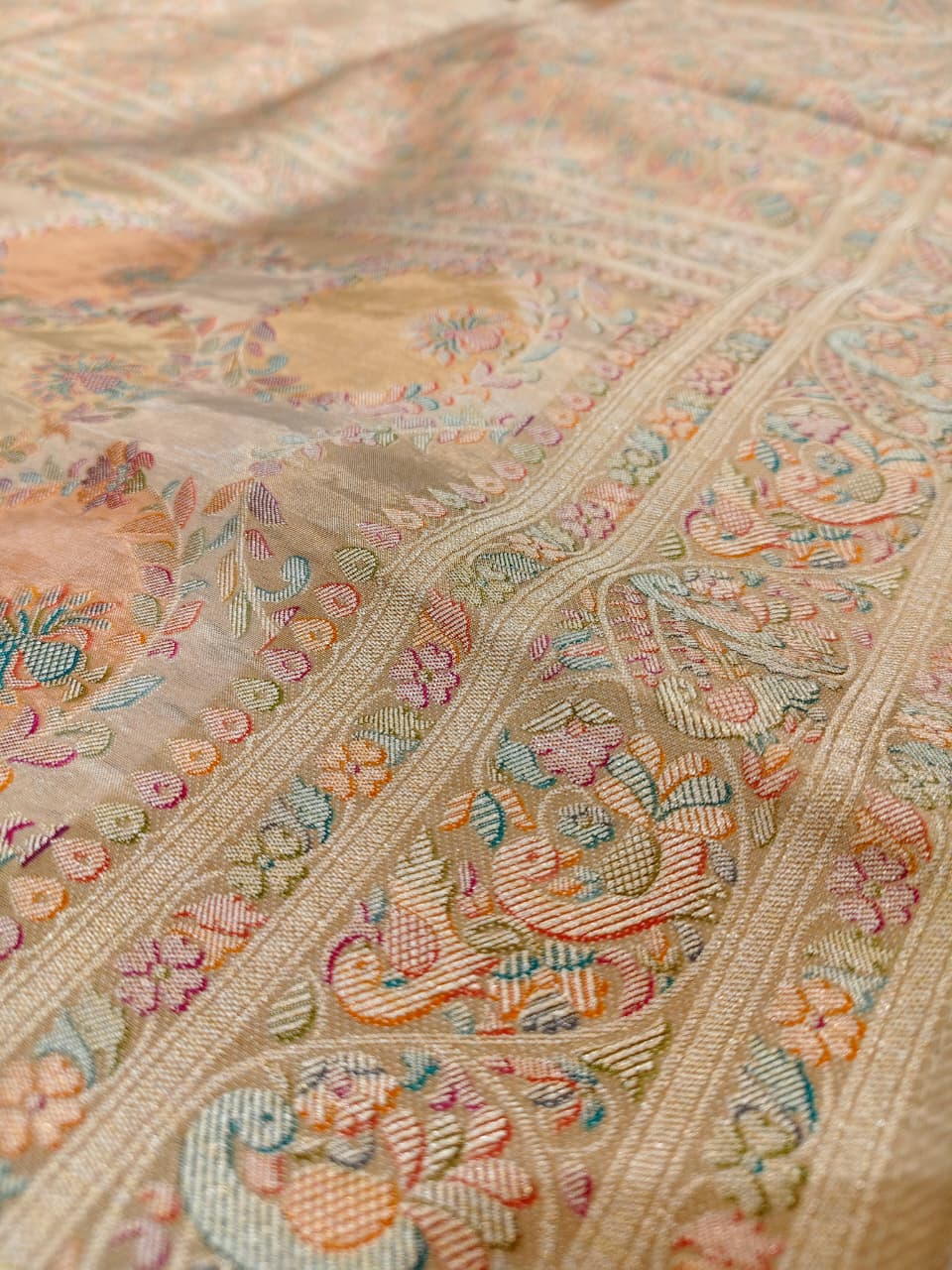 Signature Weave: Golden Biscuit Minakari Maheshwari Silk Saree